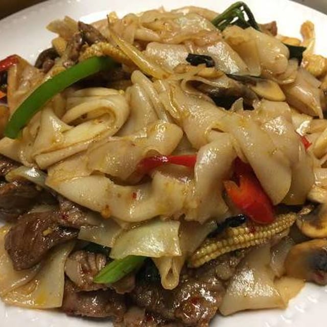 38. Pad Num Prik Pow Noodles.