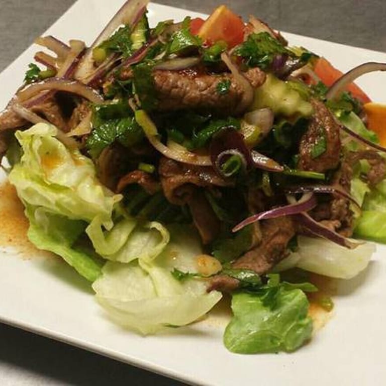 Spicy Beef Salad: Thai Noodle Curry Delight