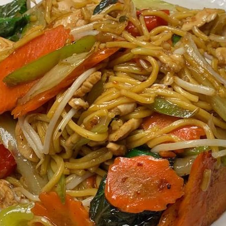 Delicious Chow Mein and Noodle Dishes